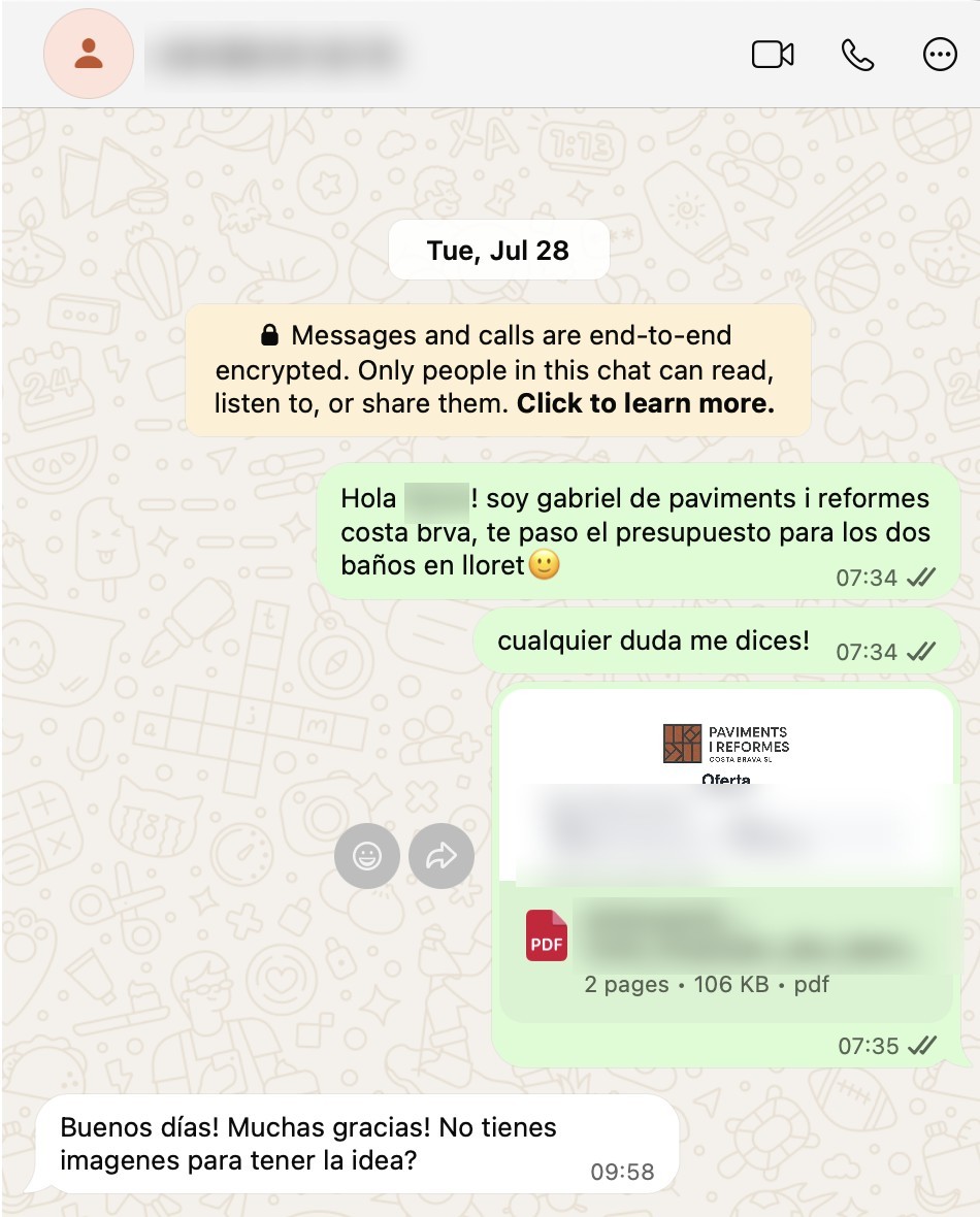Conversación real de WhatsApp entre el cliente y una persona interesada, con el presupuesto enviado en PDF